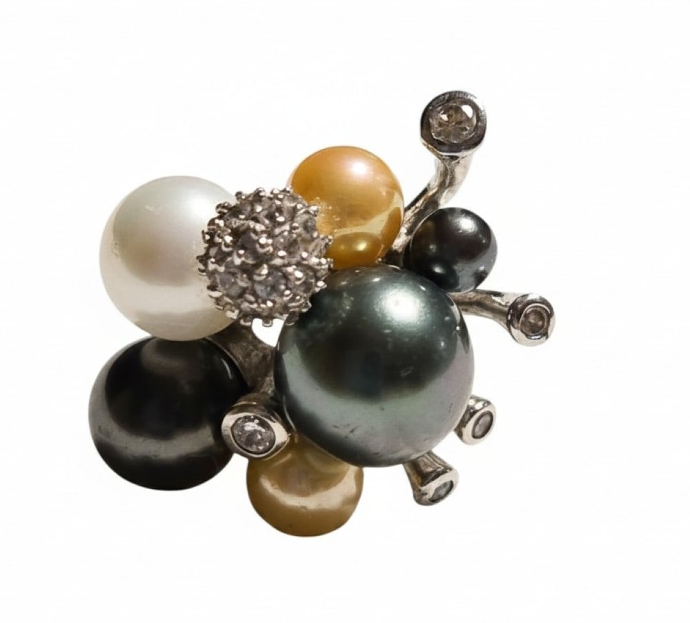 PearlsOnly Sterling Silver MutiColor Pearl and Diamond Ring: The ring is a size 6 and weighs 11.05 grams