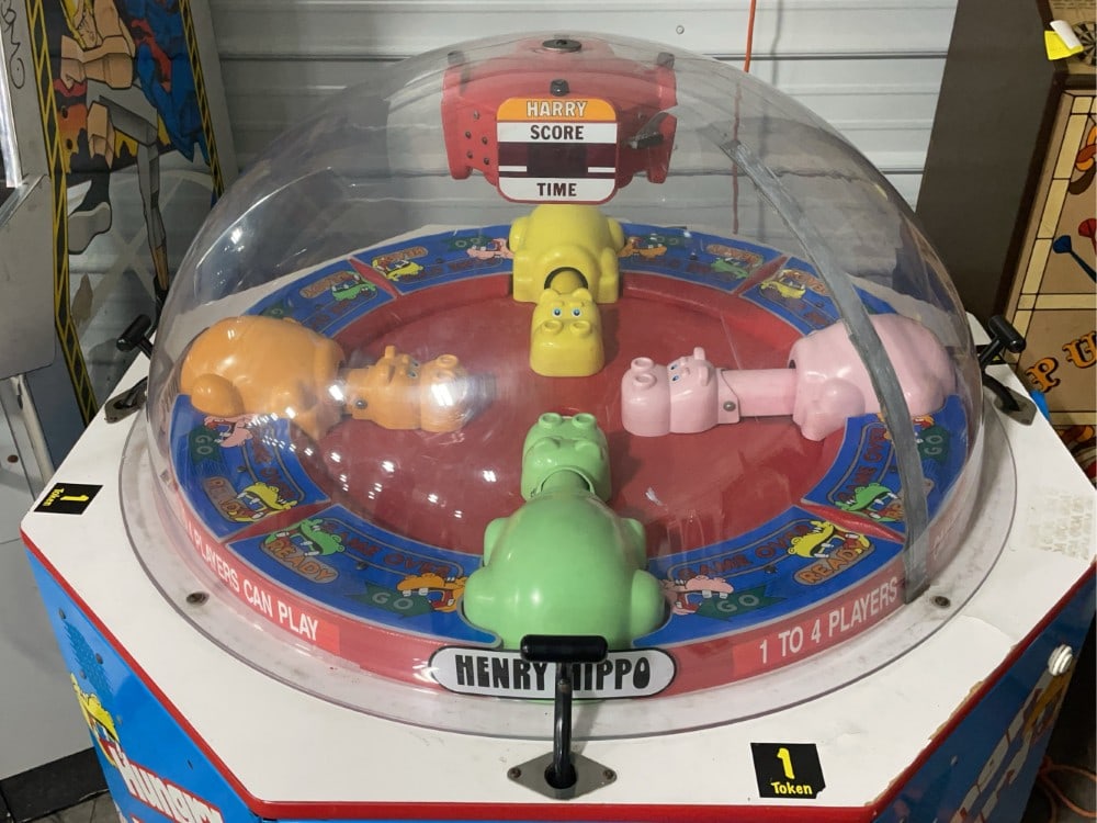 Hungry Hippo Arcade Machine Works (Needs Work) - 2