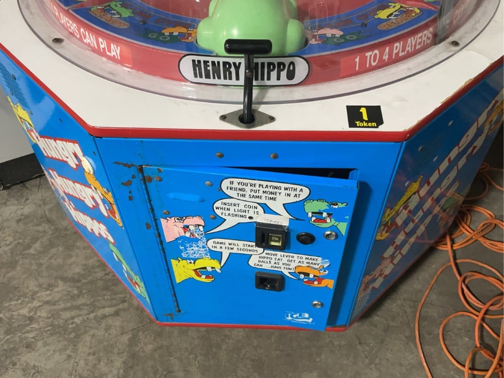 Hungry Hippo Arcade Machine Works (Needs Work) - 3
