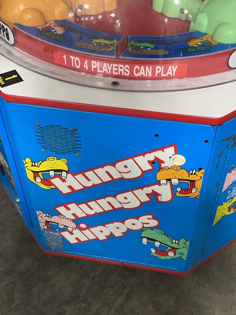 Hungry Hippo Arcade Machine Works (Needs Work) - 4