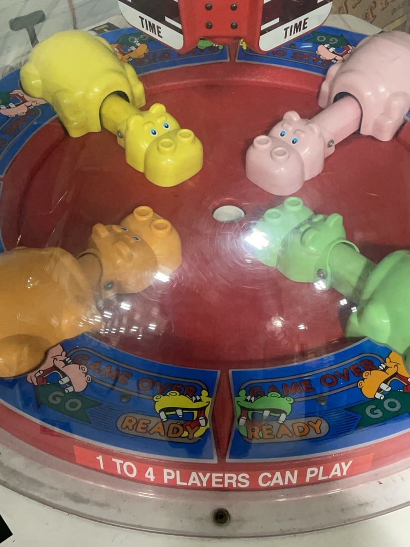 Hungry Hippo Arcade Machine Works (Needs Work) - 5