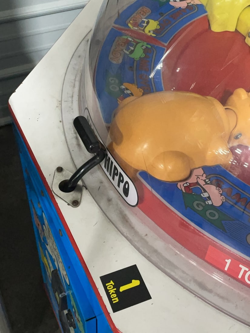 Hungry Hippo Arcade Machine Works (Needs Work) - 6