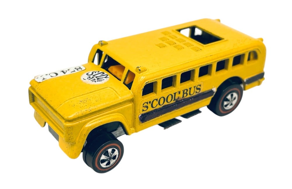 1970 Hot Wheels The Heavy Weights S'cool Bus Redline (1 of 7)