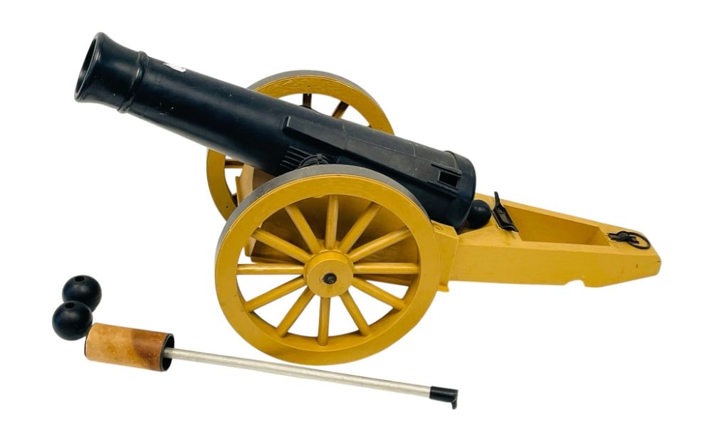 1960?s Remco Johnny Reb Plastic Cannon (1 of 12)