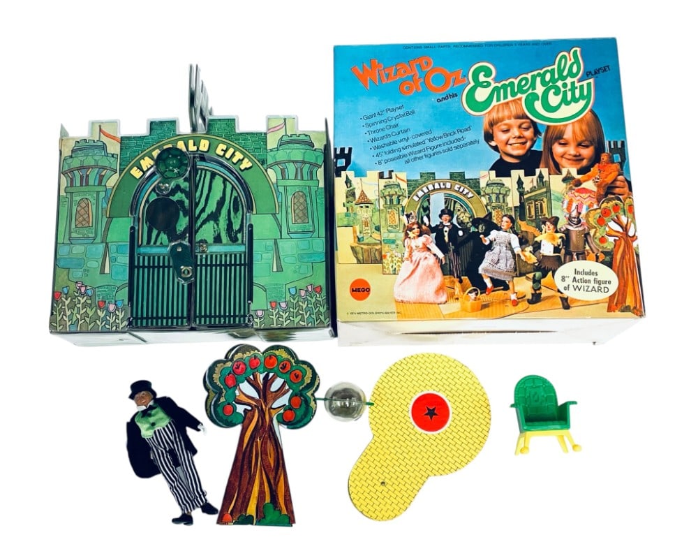 1974 Mego Wizard of Oz and his Emerald City Play set: 1974 Mego Wizard of Oz and his Emerald City Play set. Complete Playset with Crystal Ball and Box is in Excellent Condition. Wizards Leg is Broken.