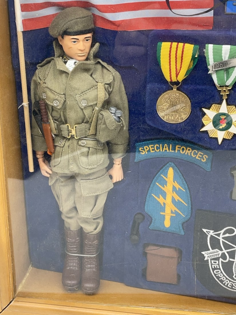 G.I. Joe Special Forces Shadowbox Display - 2