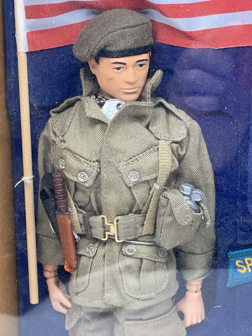 G.I. Joe Special Forces Shadowbox Display - 3