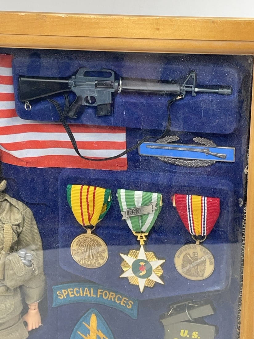 G.I. Joe Special Forces Shadowbox Display - 6