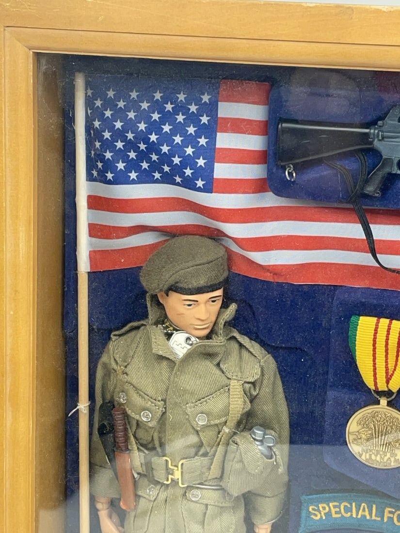 G.I. Joe Special Forces Shadowbox Display - 7