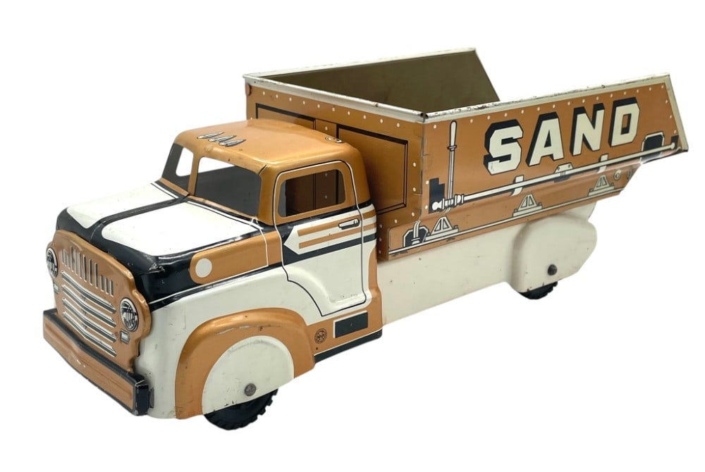 Marx Tin Litho Sand and Gravel Dump Truck (1 of 9)