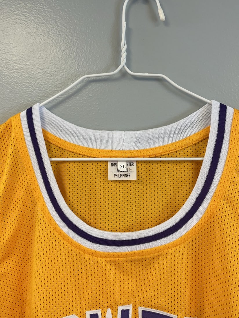 Magic Johnson Signed Showtime Jersey - 9