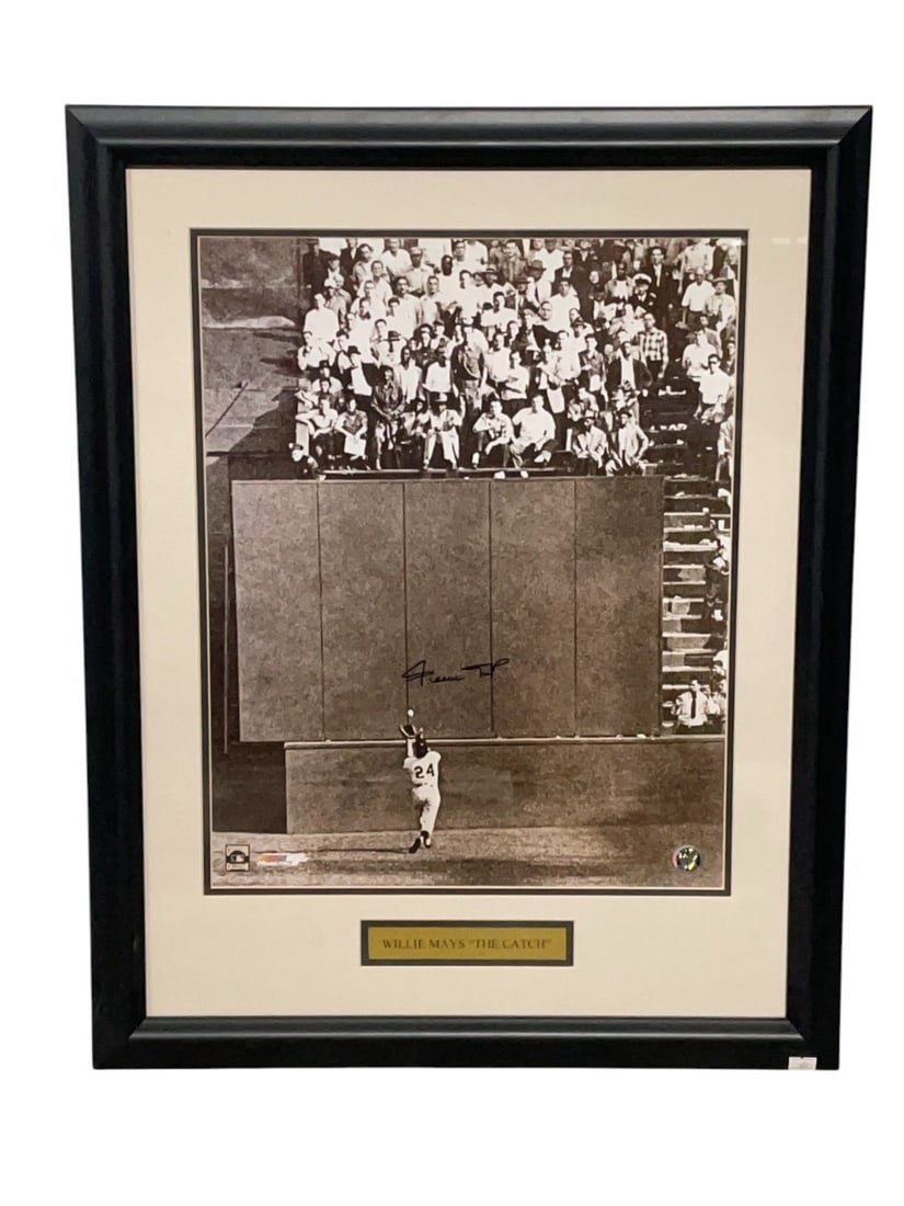 Willie Mays ?The Catch? Signed Photograph (1 of 8)