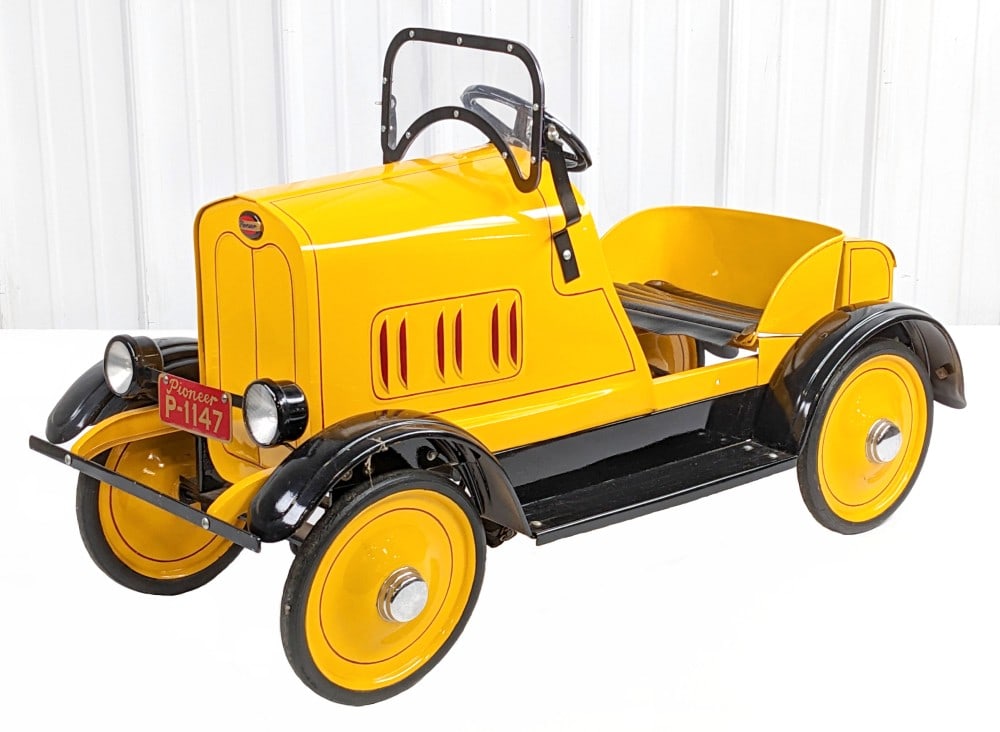 Restored Gendron Pioneer Pedal Car (1 of 9)