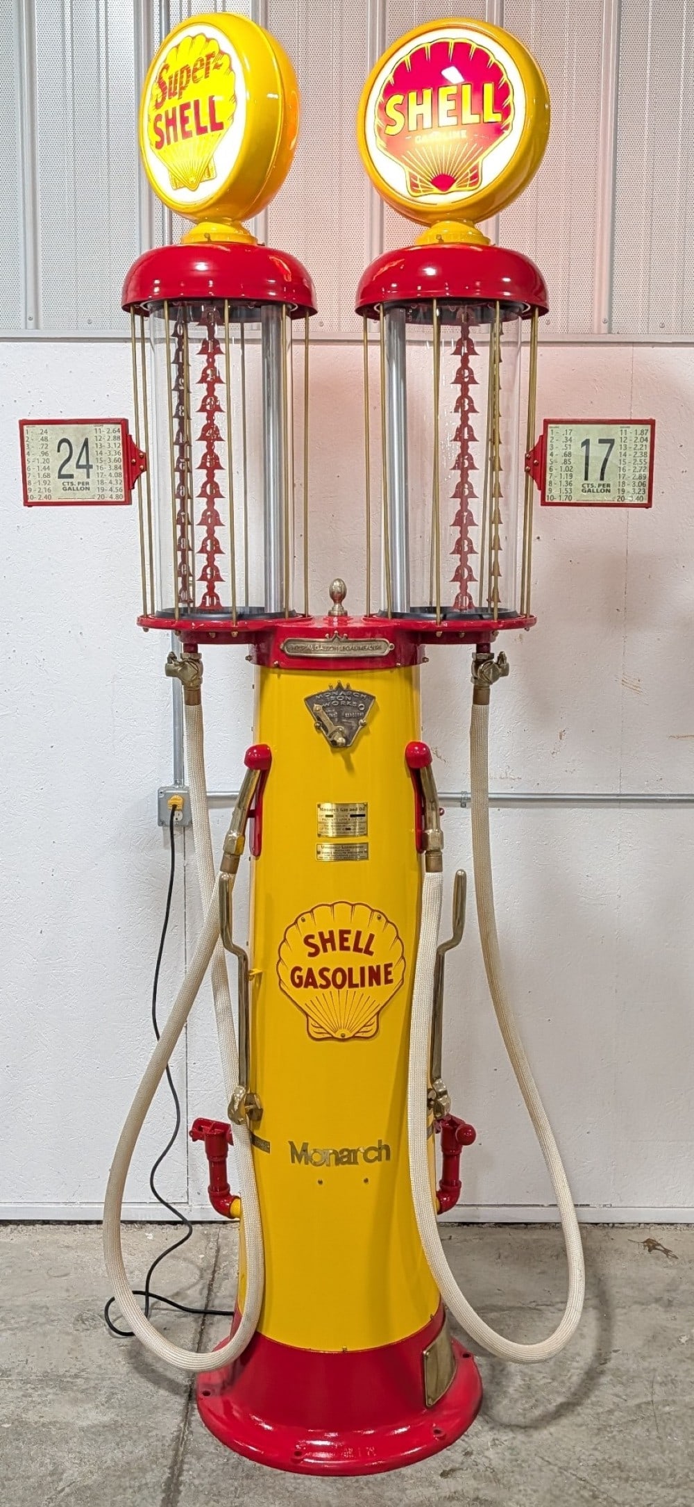 Shell Gasoline Monarch Double Visible Gas Pump w/ Rotating Globes (1 of 17)