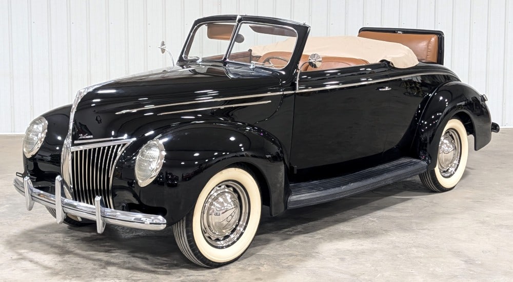 1939 Ford Deluxe Convertible w/ Rumble Seat (1 of 20)