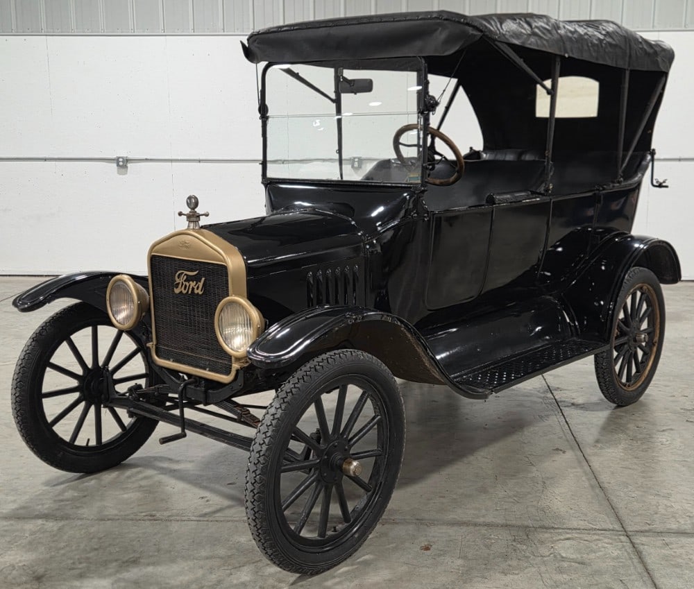 1916 Ford Model T Touring (1 of 20)