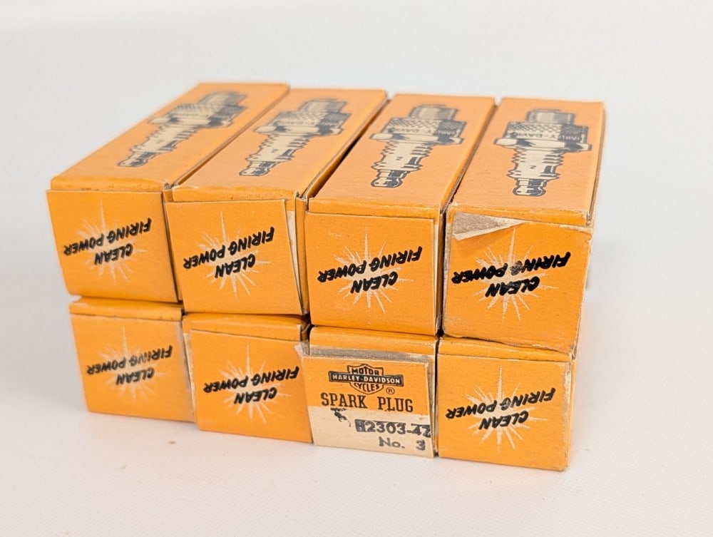 1940s Harley-Davidson Motorcycle Spark Plugs No.3 Dealership Display Box w/ NOS Spark Plugs - 10