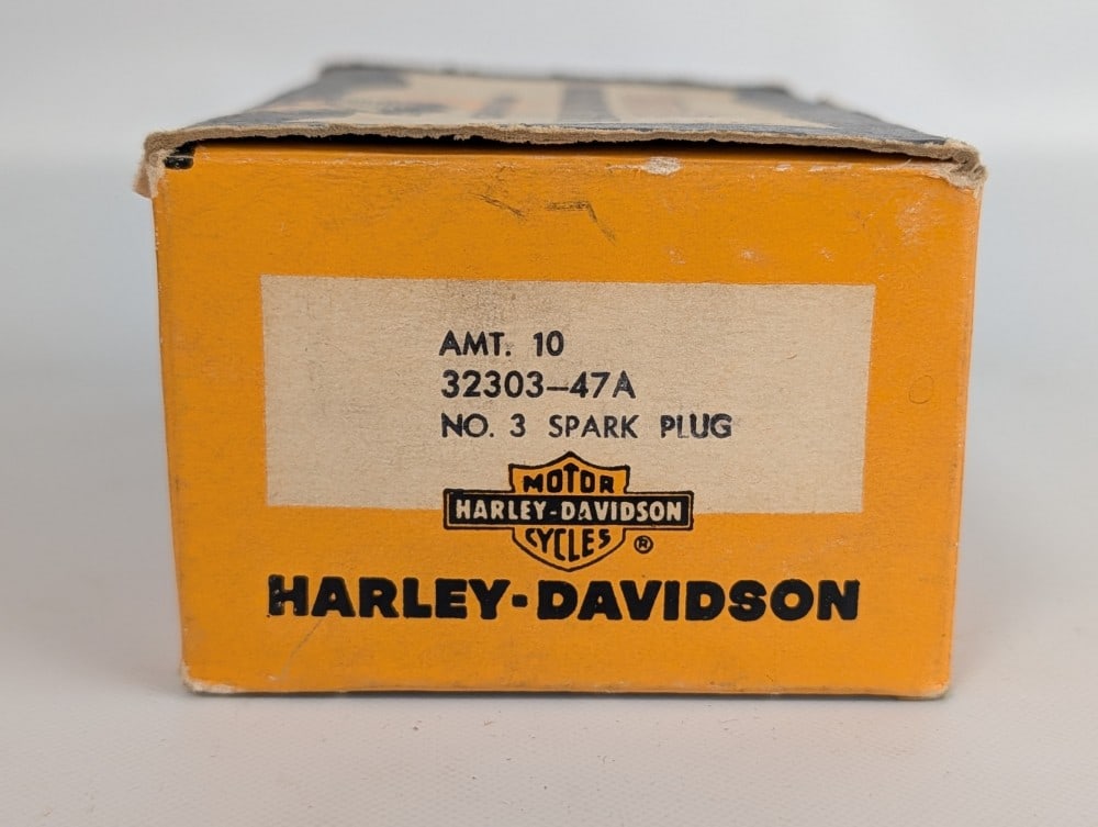1940s Harley-Davidson Motorcycle Spark Plugs No.3 Dealership Display Box w/ NOS Spark Plugs - 3