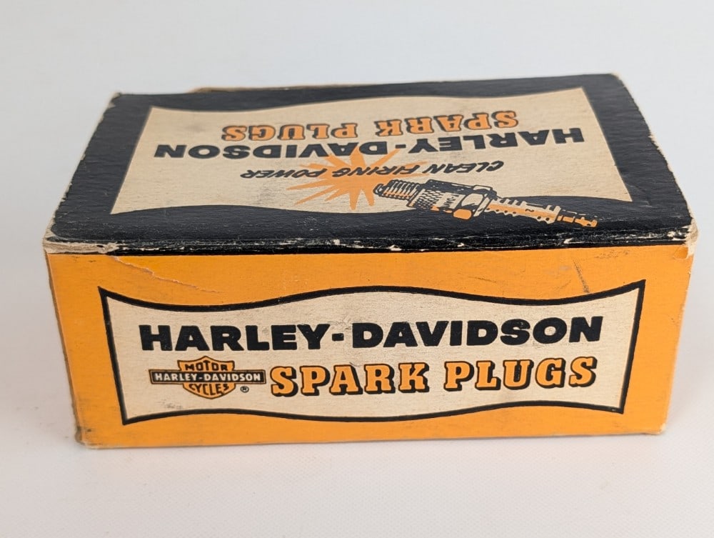 1940s Harley-Davidson Motorcycle Spark Plugs No.3 Dealership Display Box w/ NOS Spark Plugs - 6