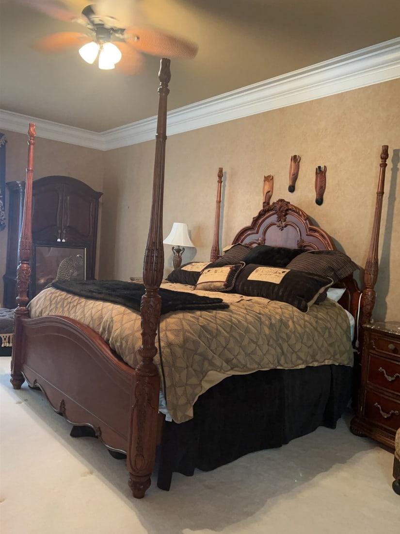 Lion/Safari Themed Bed Set On Carved Wood Poster Bed Frame (1 of 11)