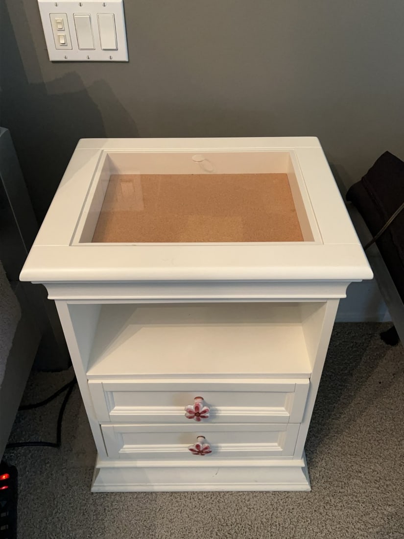 2 2-Drawer Nightstands With Floral Knobs - 3