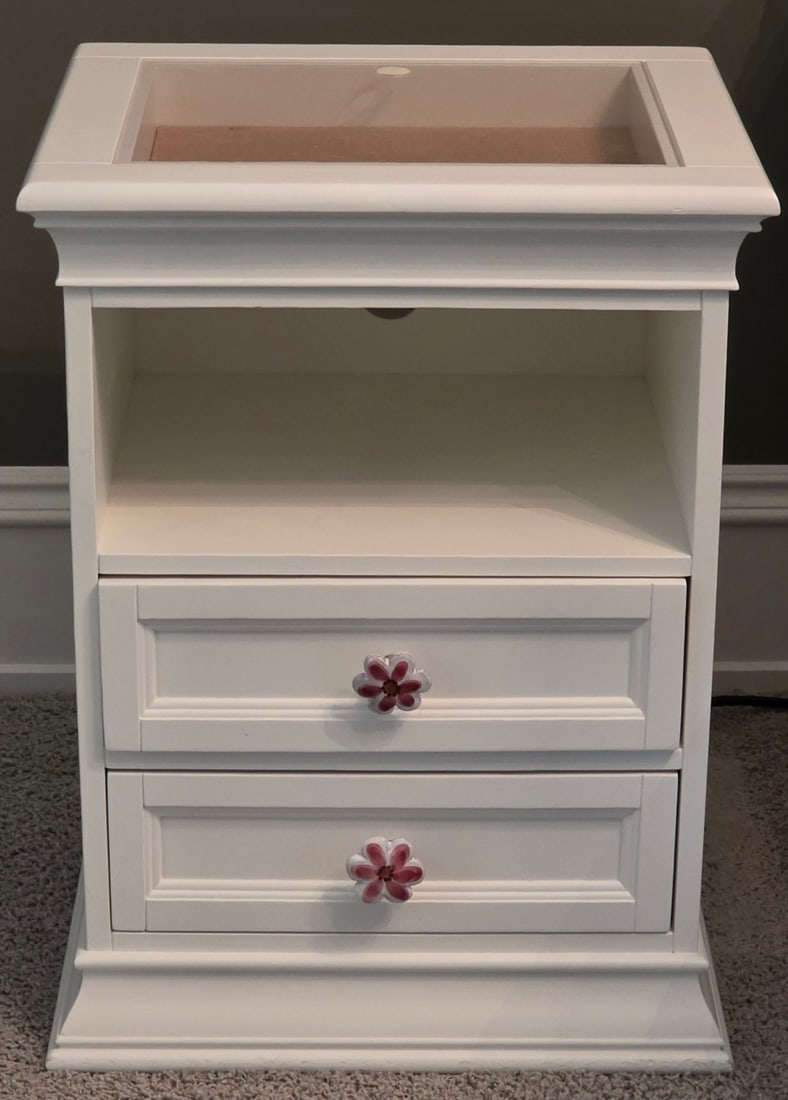 2 2-Drawer Nightstands With Floral Knobs - 5