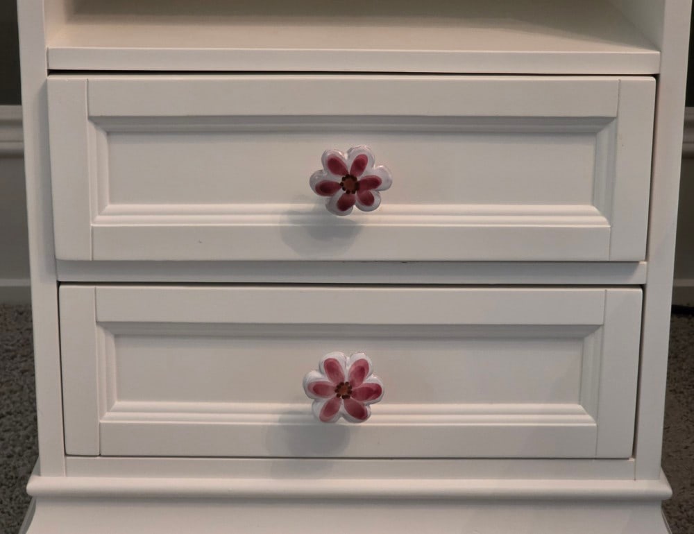 2 2-Drawer Nightstands With Floral Knobs - 7