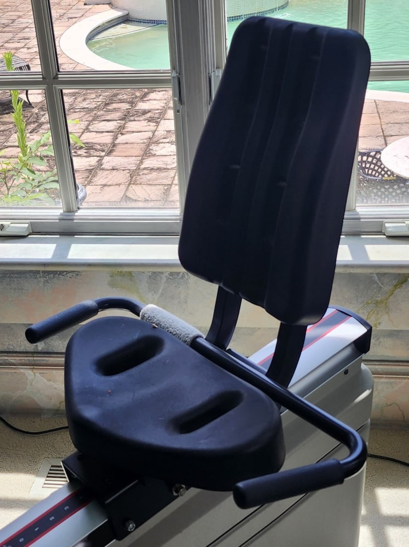 LifeCycle 5500 Exercise Bike - 3
