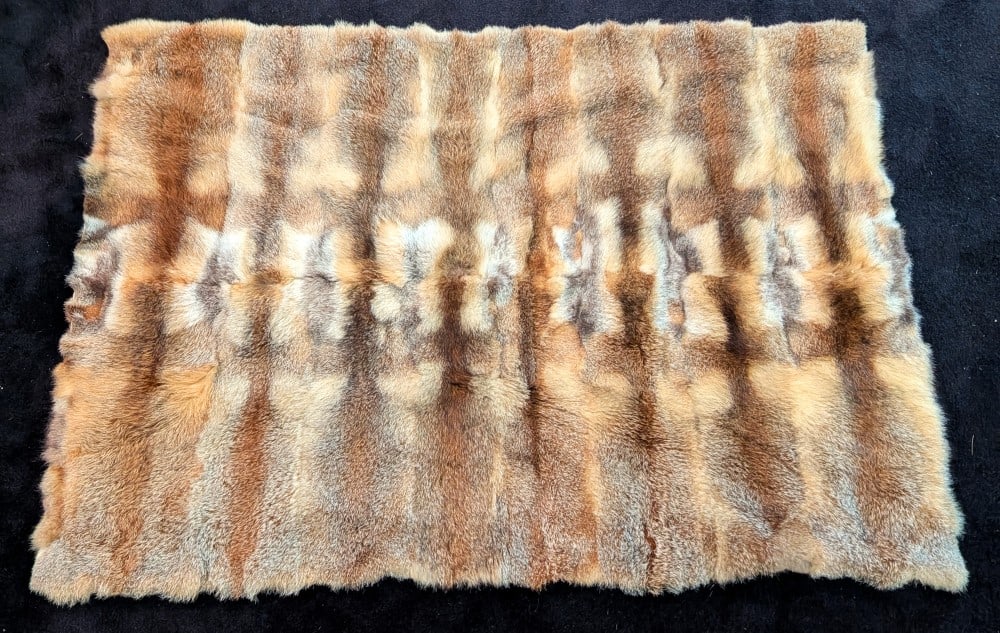Quilted Grey Fox Throw in Beautiful Condition: Quilted Grey Fox Throw in Beautiful Condition.? 48" wide by 65" long.?
