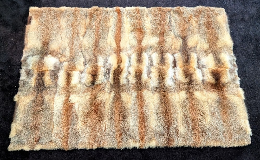 Quilted Grey Fox Throw in Beautiful Condition (1 of 7)