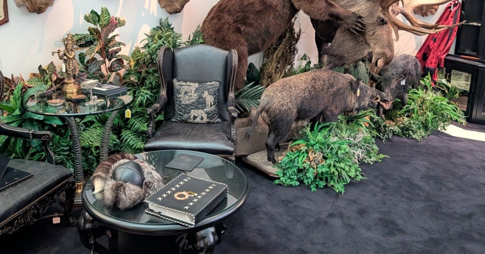 Taxidermy Habitat Faux Greenery (1 of 16)