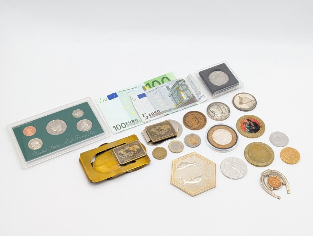 Foreign Currency, Casino Tokens, & Commemorative Coins (1 of 5)