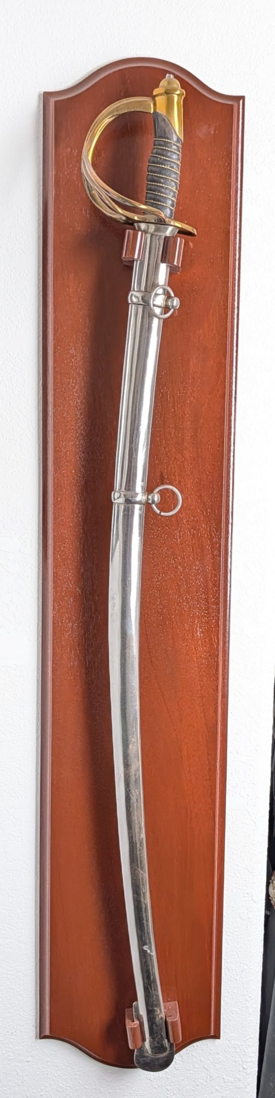 Replica Civil War Saber & Scabbard on Plaque (1 of 4)