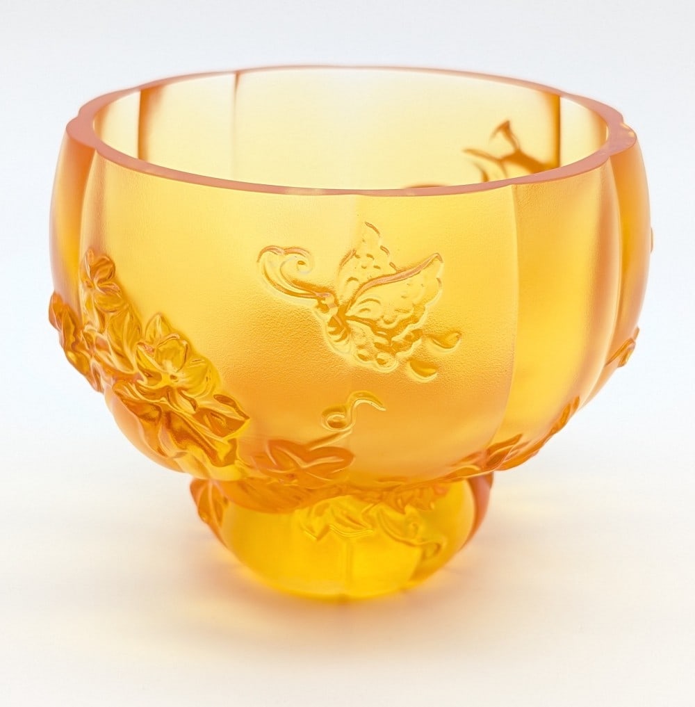 2019 Liuli Crystal Art Year of the Pig Orange Crystal Bowl & Chopstick Stand: 2019 Liuli Crystal Art Year of the Pig Orange Crystal Bowl & Chopstick Stand. Piece is in very nice condition with no visible wear. Measures 4in tall.