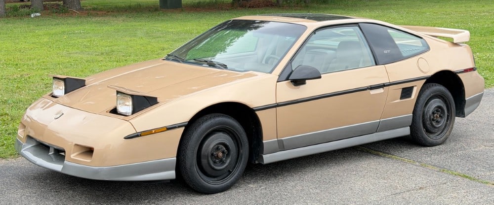 1986 Pontiac Fiero GT Coupe Metallic Gold 12,146 Miles. (1 of 20)