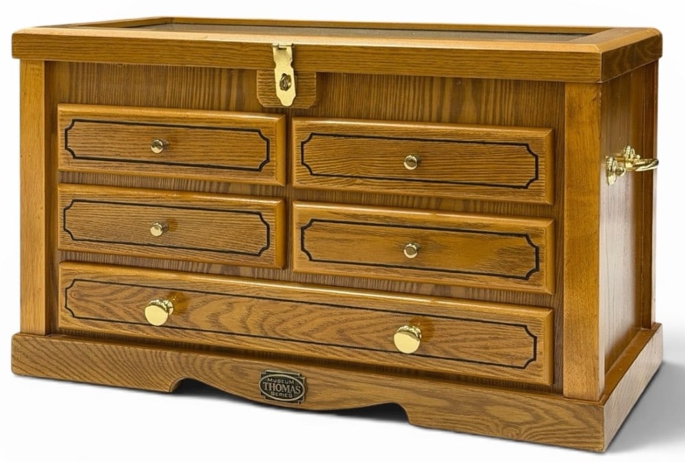 Thomas Museum Series Wooden Display/Storage Chest (1 of 10)