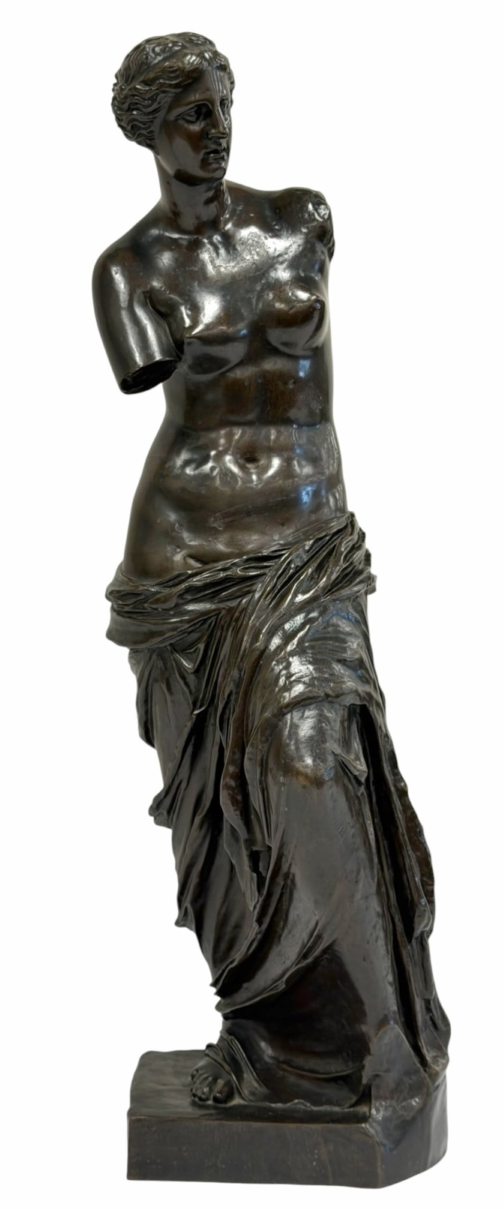 Ferdinand Barbedienne Fondeur Venus De Milo Bronze Sculture: Ferdinand Barbedienne Fondeur Venus De Milo Bronze Sculpture. This bronze sculpture has a reduction stamp from the French foundry Ferdinand Barbedienne which means the piece was created using the "Red