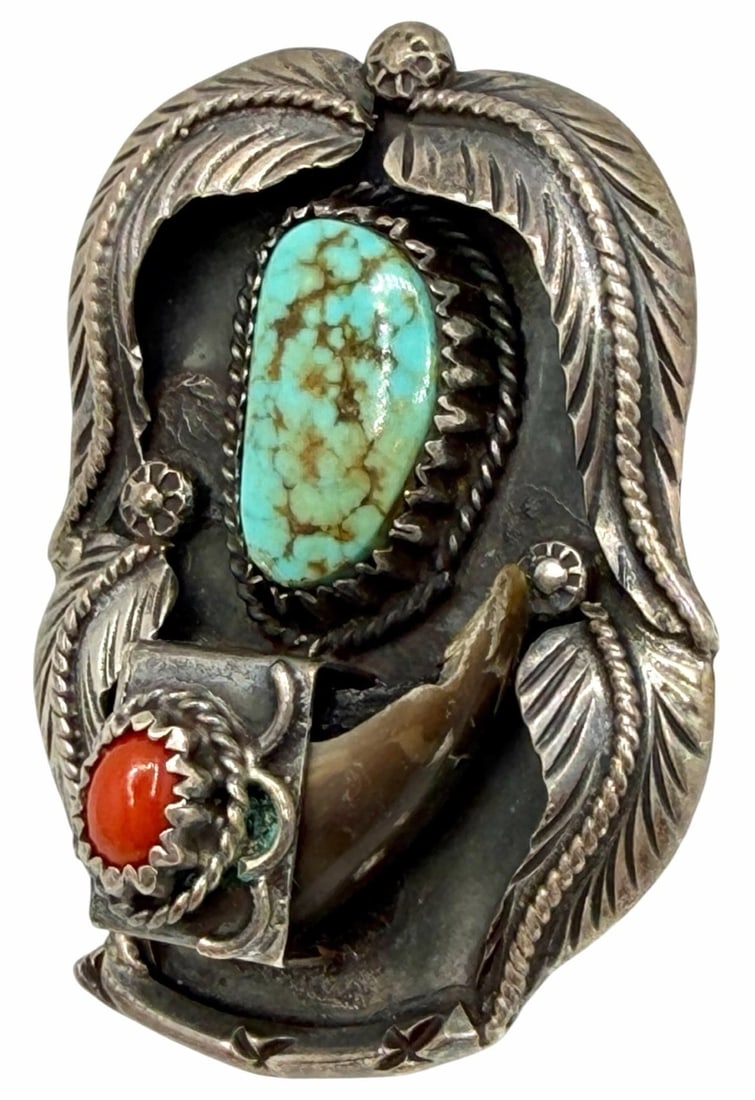 Howard Shaw Casa Kakiki Native American Turquoise and Red Coral Ring, Size 7: Howard Shaw Casa Kakiki Native American Turquoise and Red Coral Ring, Size 7. This ring is marked Kakiki which is from Casa Kakiki founded by Howard Shaw. It features a red stone and a turquoise stone