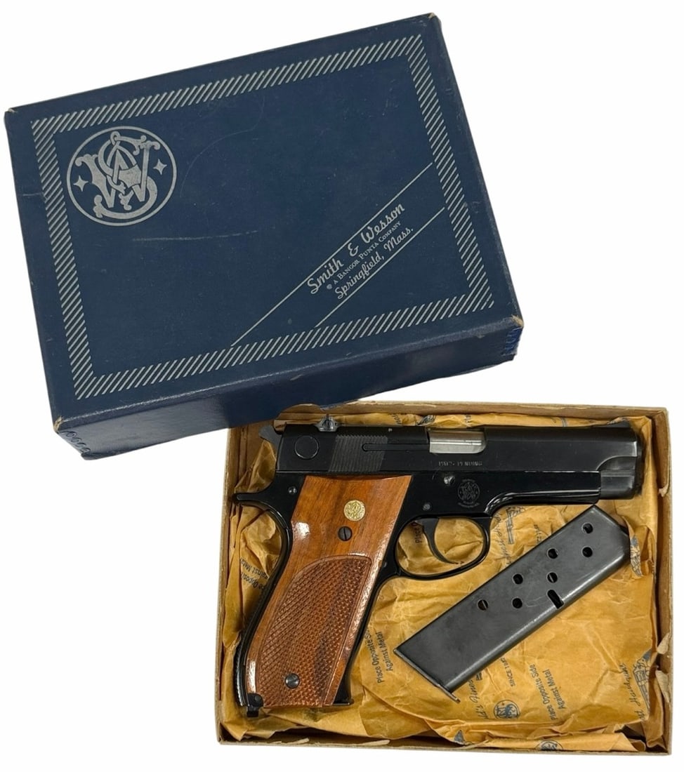 Smith & Wesson Model 39-2 .9mm Semi-Automatic Pistol in Box (1 of 15)
