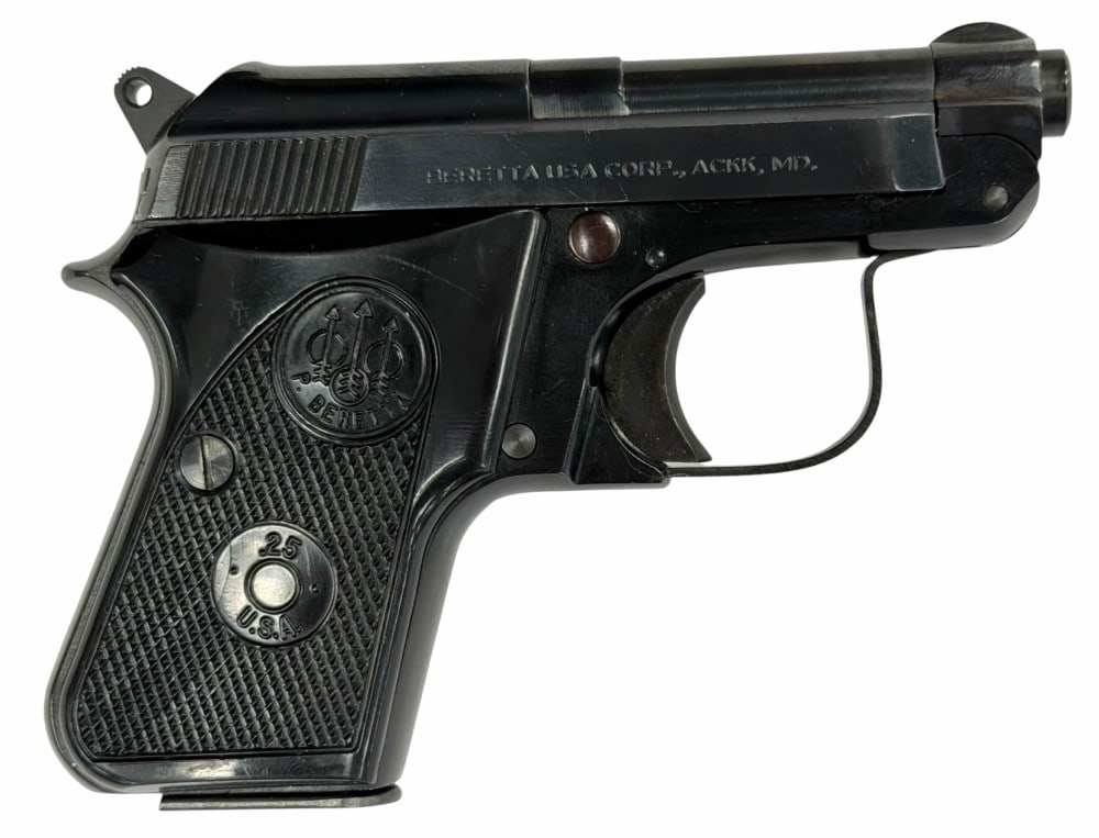 Beretta Model 950 BS .25 Caliber Semi Automatic Pistol: Beretta Model 950 BS .25 Caliber Semi Automatic Pistol.? The Beretta 950 BS .25 caliber pistol is in nice used condition.? Barrel measures 2 3/8 inches in length.? Blueing is strong, Beretta grips are