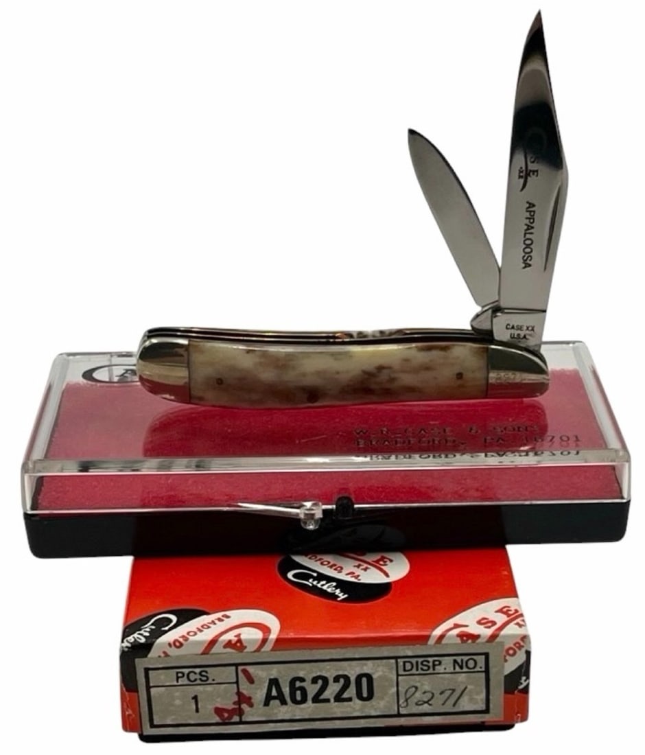 1979 Case XX A6220 Folding Two Blade Pocket Knife in Original Box: 1979 Case XX A6220 Folding Two Blade Pocket Knife in Original Box. The Case XX A6220 Peanut Folding Pocket Knife is in NOS Condition. The A6220 is equipped with the Appaloosa Bone handle and 2 blades.