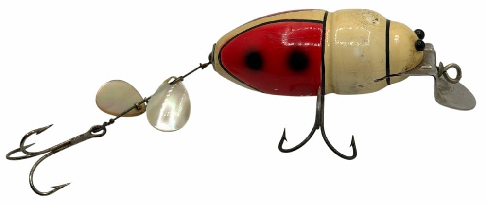 Creek Chub Beetle No. 3800 Red/White Wooden Fishing Lure: Creek Chub Beetle No. 3800 Red/White Wooden Fishing Lure