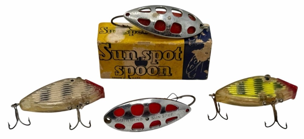 Elwood Bait Co. Sun Spot Lures and South Bend Optic Lures (1 of 6)