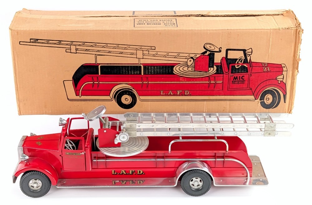 Smith Miller #537 Aerial Ladder Fire Truck w/ Box (1 of 10)
