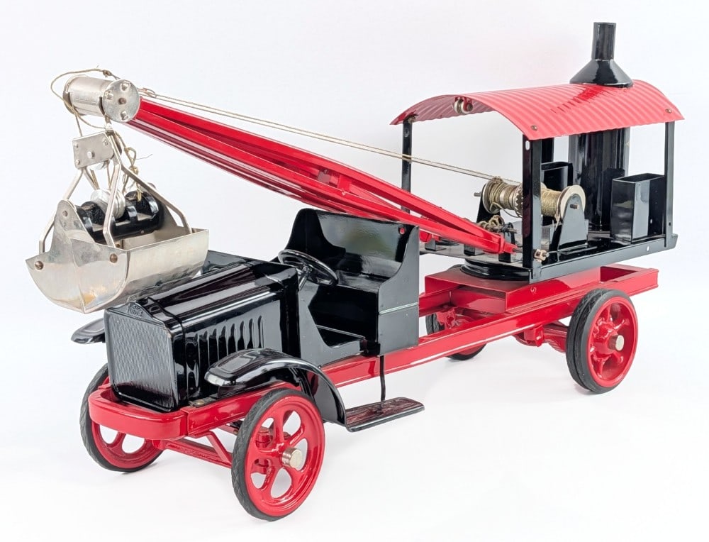 Restored Kelmet White Steam Shovel Truck (1 of 11)