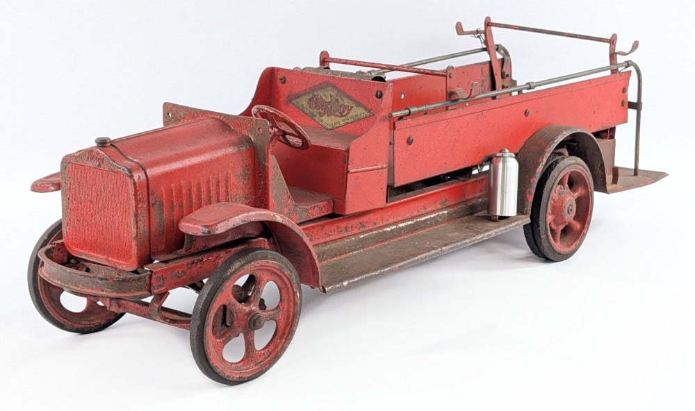 Kelmet "Big Boy" White Ladder Fire Truck (1 of 7)