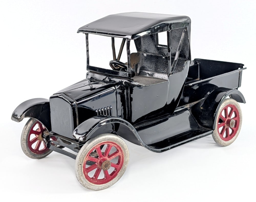 Restored Buddy L Flivver Pickup Truck: Restored Buddy L Flivver pickup truck. Overall a nice restoration with a couple small chips and fine scratches. It is dusty from being on display. Measures approximately 12" long. *From the Gene Grise