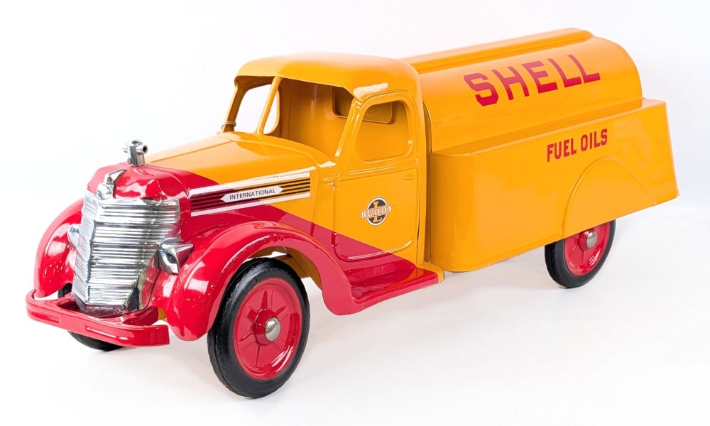 Restored 1938 Buddy L International Shell Tanker Truck (1 of 8)