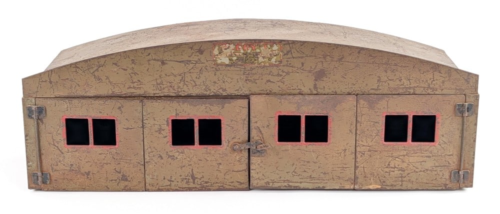 Buddy L Deluxe Airplane Hanger (1 of 11)