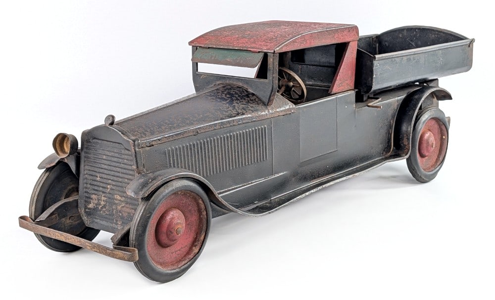 Turner Packard Dump Truck (1 of 7)